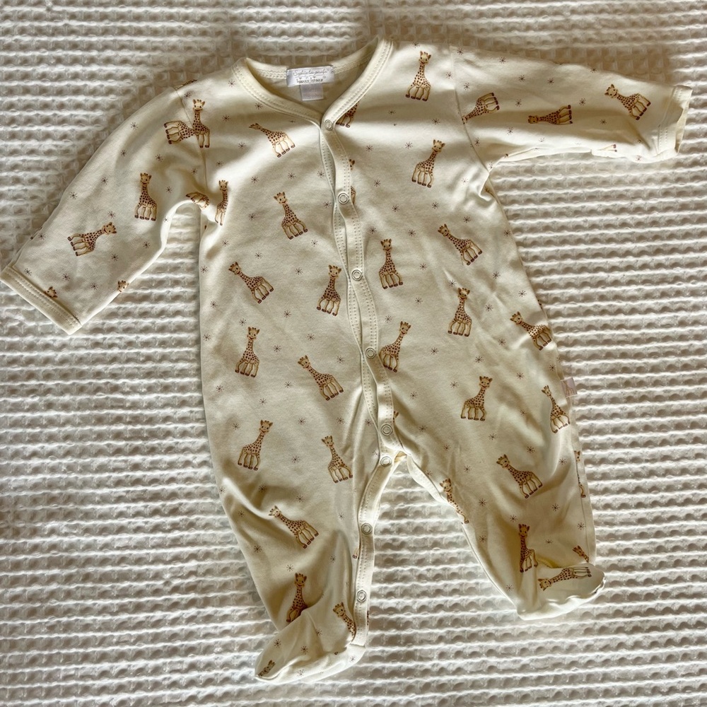 Kissy Kissy Sophie la girafe Ecru Print Footie - NWOT